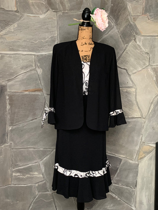 Siasia New York Black and White Three-Piece Women's Suit