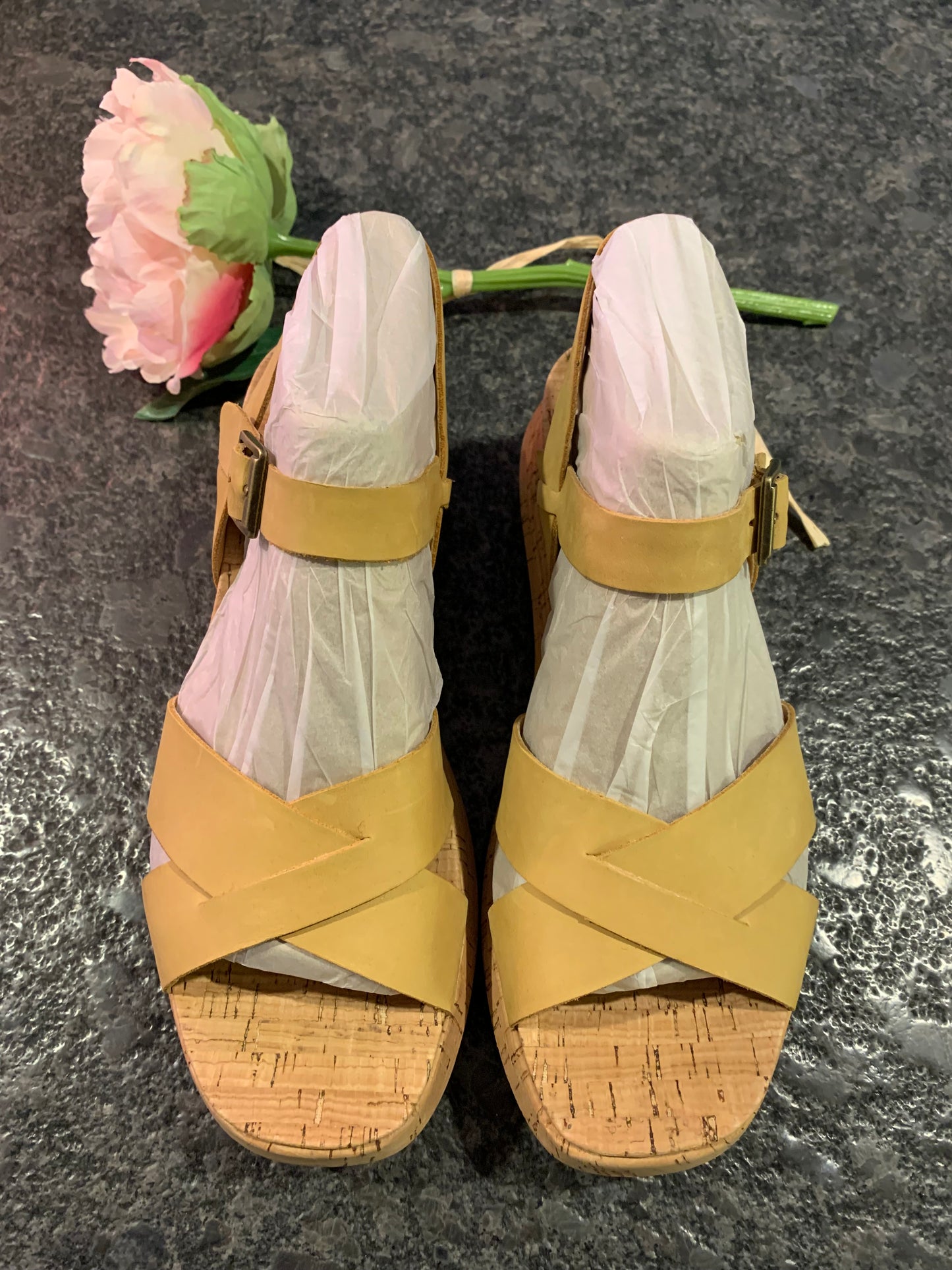 Korks Mustard Platform Sandal (NWOT)