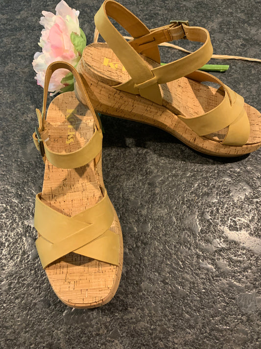 Korks Mustard Platform Sandal (NWOT)
