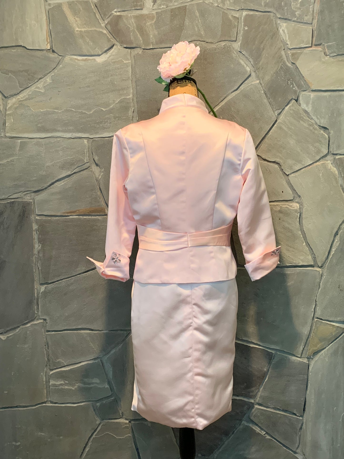 Dressily Bee Pretty in Pink Two-Piece Women's Suit (NWT)